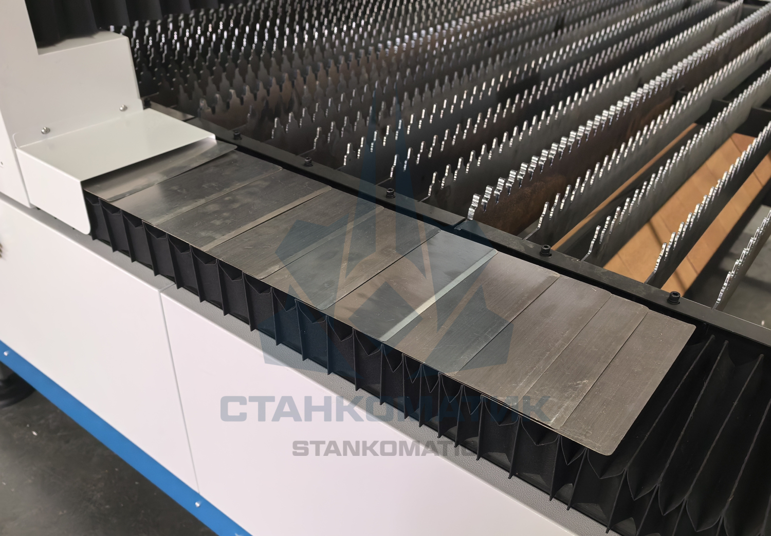 Станок лазерной резки листа LONGXIN G6 PRO